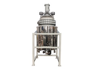 500L防爆不銹鋼油浴電加熱反應(yīng)釜發(fā)往深圳